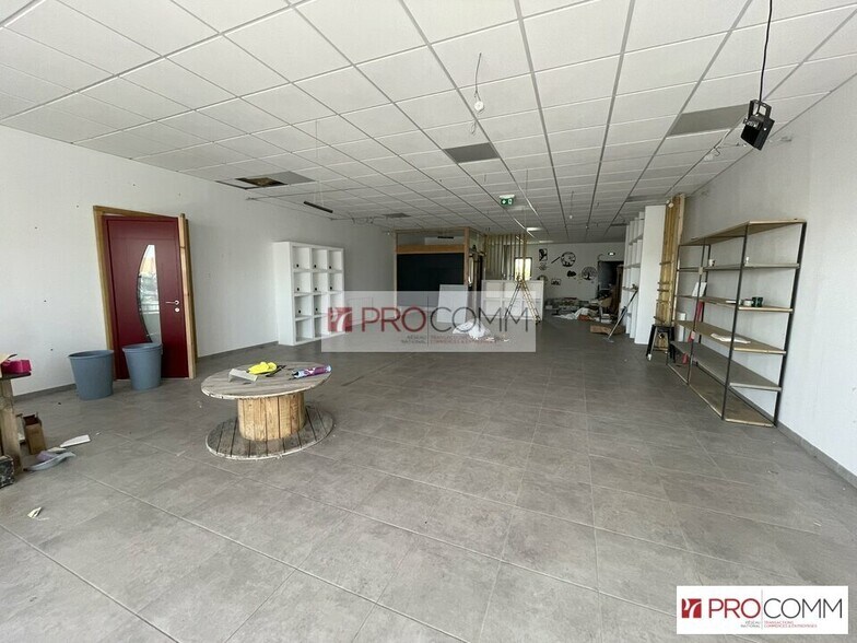 Local commercial dans Gellainville à vendre - Photo intérieure – Image 3 sur 3
