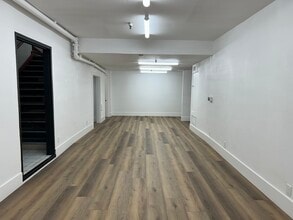 323-325 N Broadway, Santa Ana, CA à louer Photo intérieure– Image 2 sur 4