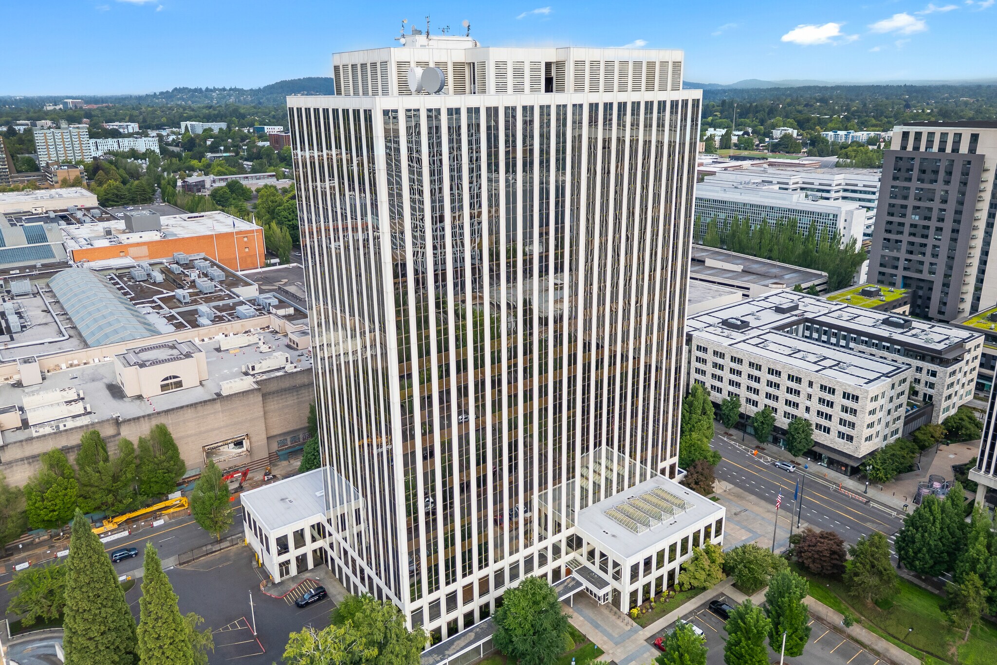 825 NE Multnomah St, Portland, OR à louer Photo principale– Image 1 sur 11