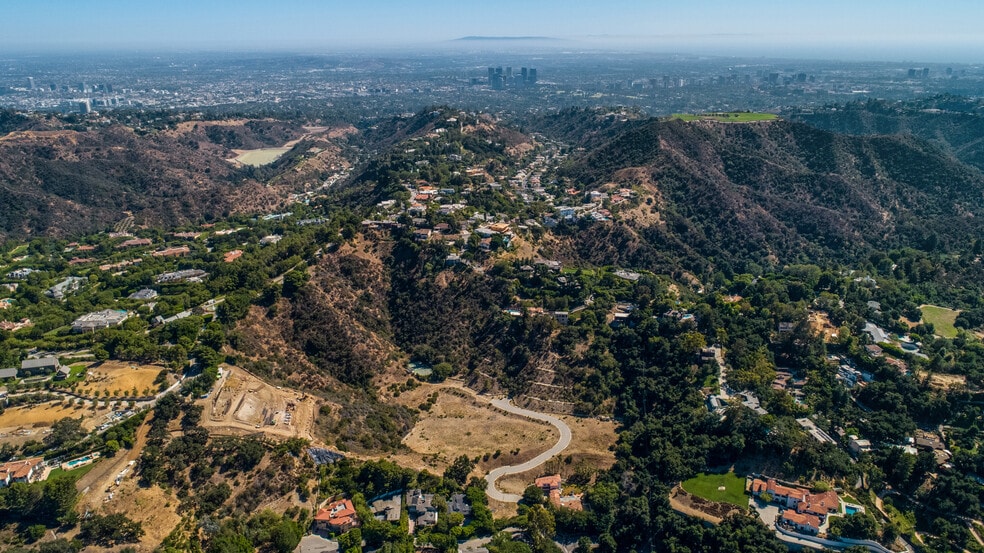 9696 Antelope Rd, Beverly Hills, CA à louer - Photo de l’immeuble – Image 3 sur 20
