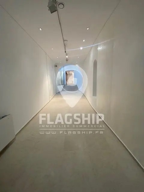 Local commercial dans Paris à louer Photo de l’immeuble– Image 1 sur 10