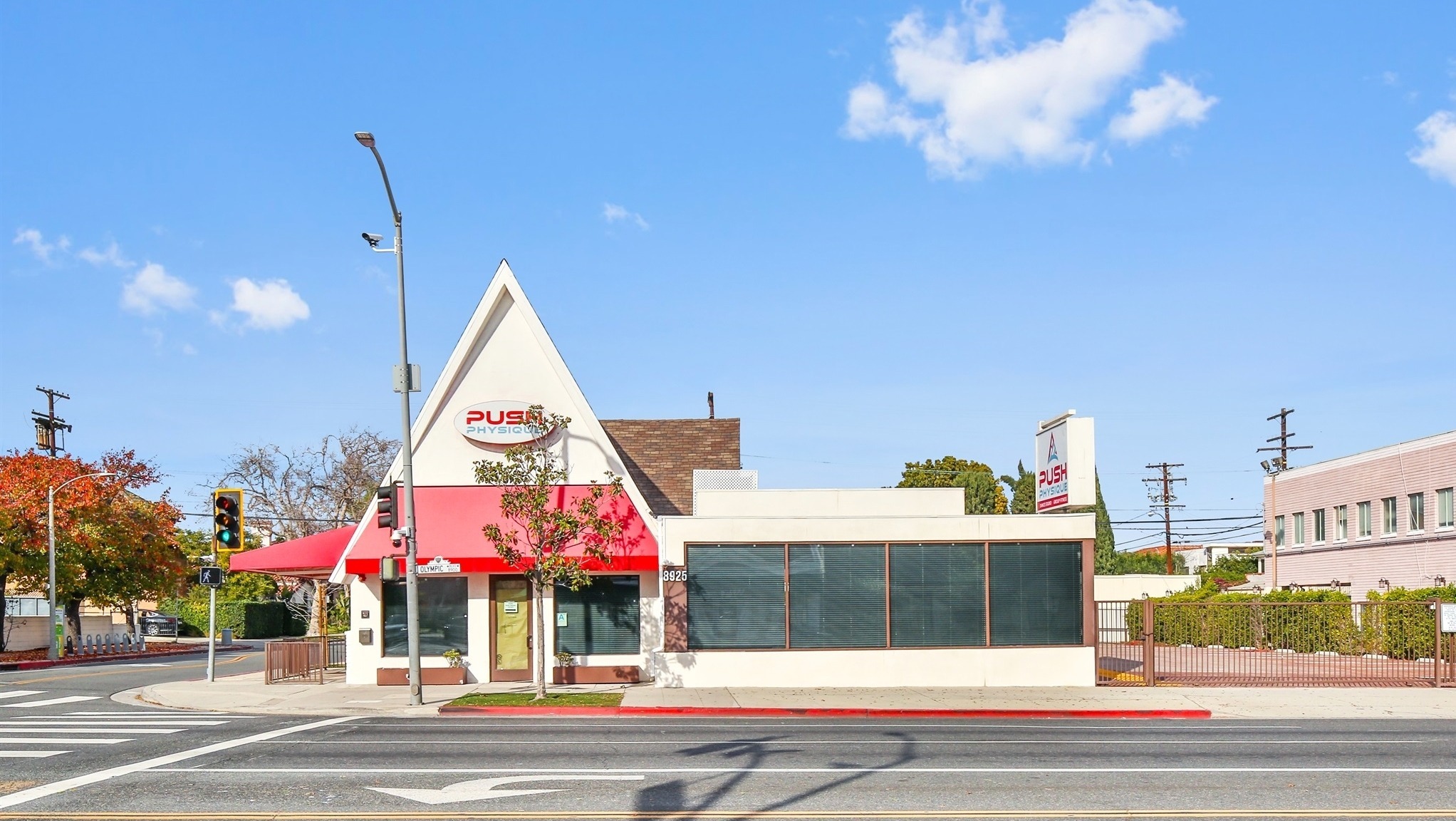 8925 W Olympic Blvd, Beverly Hills, CA à vendre Photo de l’immeuble– Image 1 sur 7