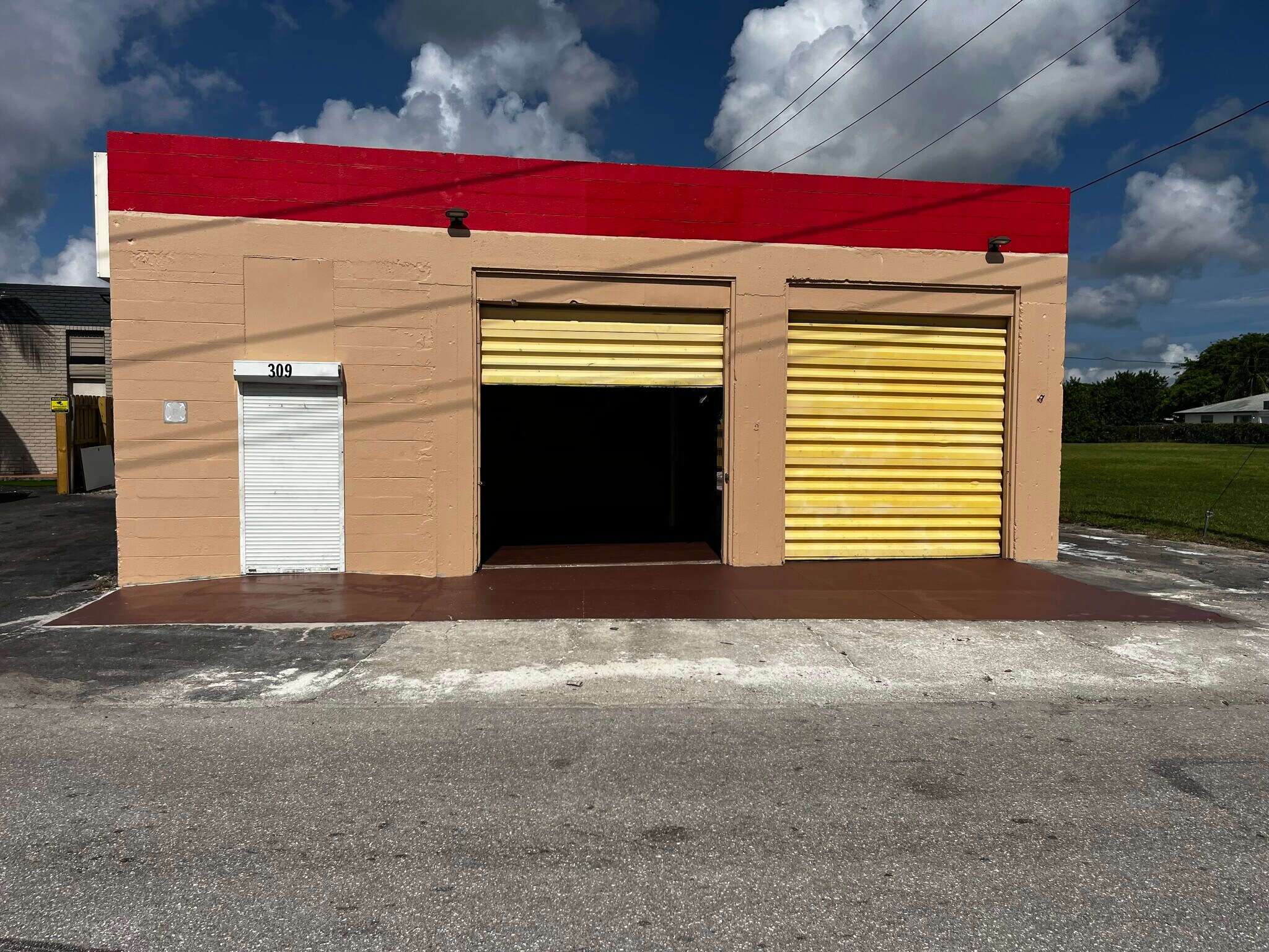 309 NE 3rd St, Boynton Beach, FL à louer Photo principale– Image 1 sur 6