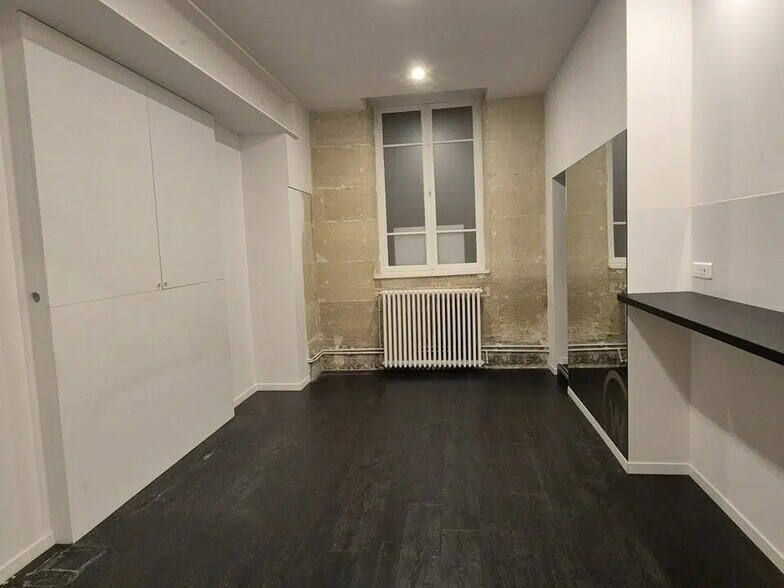 Local commercial dans Paris à louer - Photo de l’immeuble – Image 2 sur 7