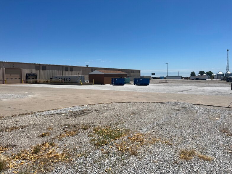 163 Iowa 80 Rd, Walcott, IA à louer - Photo de l’immeuble – Image 2 sur 3
