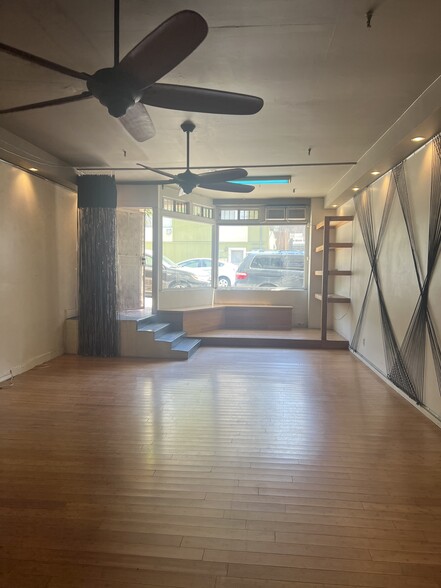 1035 Myra Ave, Los Angeles, CA à louer - Photo de l’immeuble – Image 3 sur 10