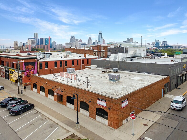 2489 Russell St, Detroit, MI à vendre - Photo de l’immeuble – Image 3 sur 11