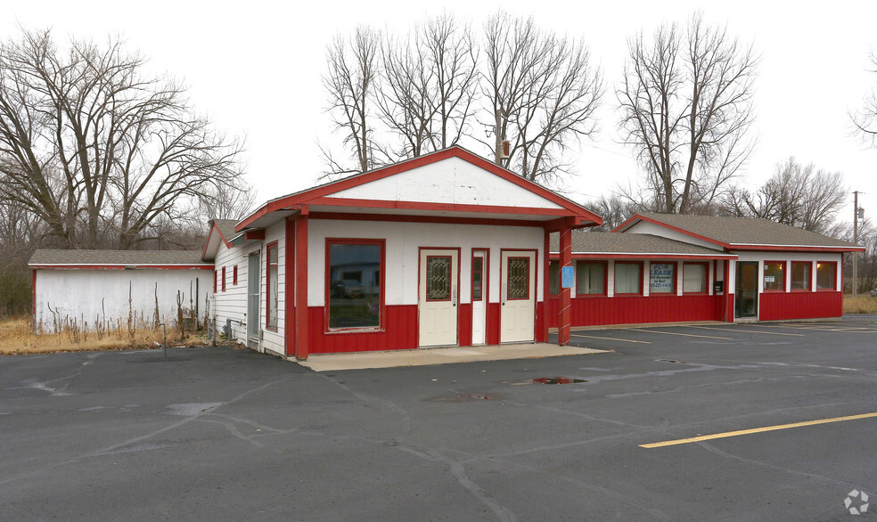 701 W Highway 212, Montevideo, MN à louer - Photo de l’immeuble – Image 2 sur 4