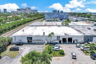 Plus de détails pour 2660 NE 189th St, Miami, FL - Industriel/Logistique à vendre