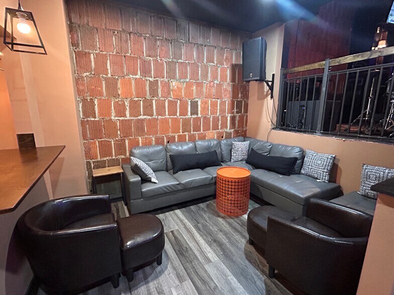21 N 6th St, Haines City, FL à louer - Photo de l’immeuble – Image 3 sur 12