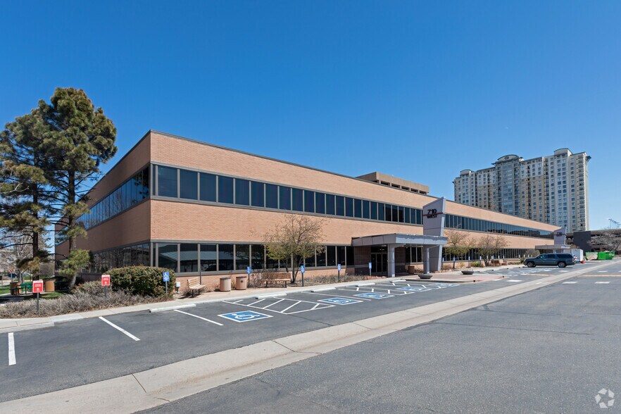 4300 Cherry Creek Dr S, Denver, CO à louer - Photo principale – Image 1 sur 11