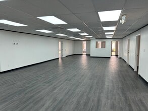 15925 Morales Rd, Houston, TX à louer Photo de l’immeuble– Image 1 sur 4