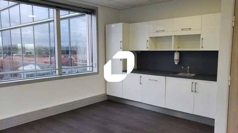 Bureau dans Villepinte à louer - Photo de l’immeuble – Image 2 sur 9