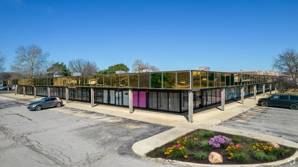 6042-6066 Channingway Blvd, Columbus, OH à louer - Photo de l’immeuble – Image 2 sur 10