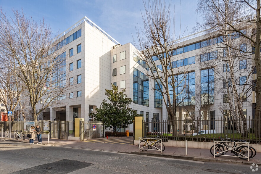 11-19 Rue De La Vanne, Montrouge à louer - Photo de l’immeuble – Image 1 sur 2