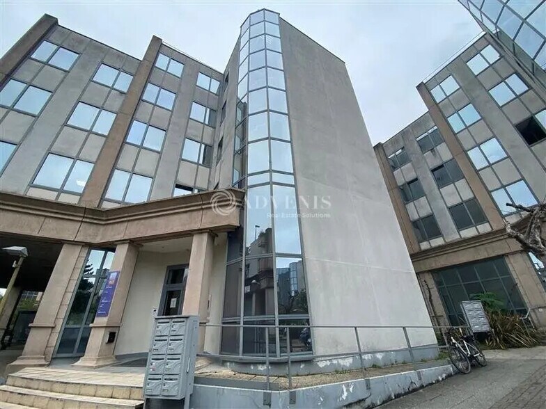 Bureau dans Neuilly-Plaisance à louer - Photo de l’immeuble – Image 1 sur 7