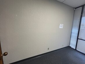 10737 W Gateway Blvd, El Paso, TX à louer Photo intérieure– Image 2 sur 16