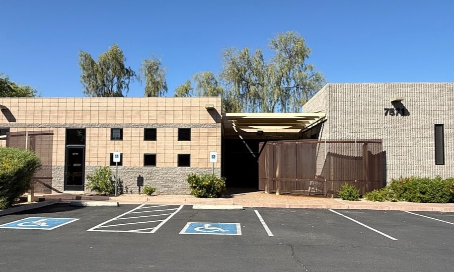 7571 S Willow Dr, Tempe, AZ à louer Photo de l’immeuble– Image 1 sur 20