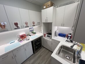 115 Crescent Commons Dr, Cary, NC à louer Photo intérieure– Image 2 sur 18