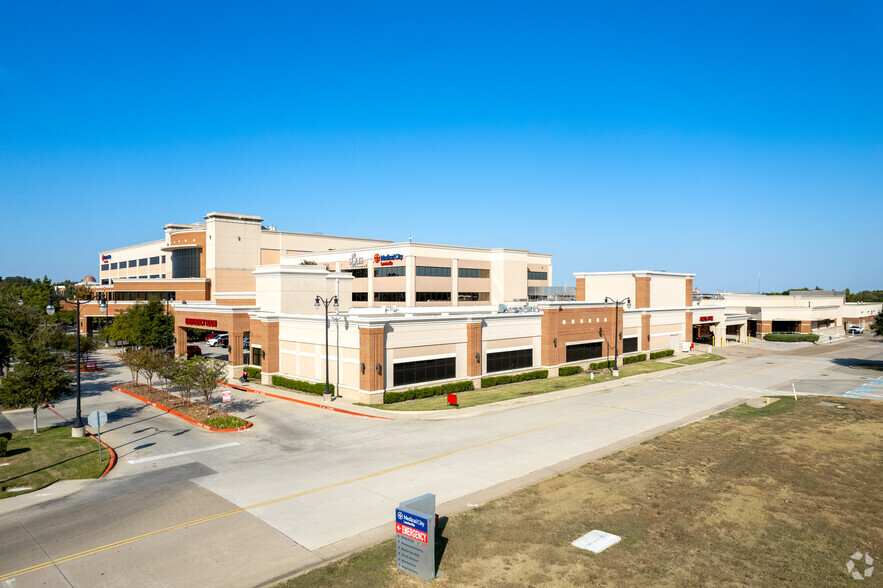 500 W Main St, Lewisville, TX à louer - Photo de l’immeuble – Image 2 sur 6