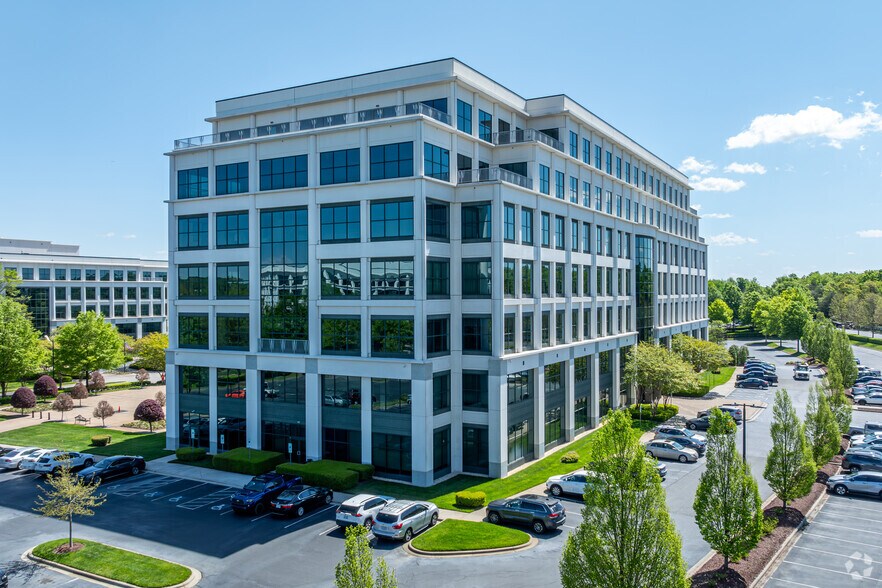 3701 Arco Corporate Dr, Charlotte, NC à louer - Photo de l’immeuble – Image 2 sur 25