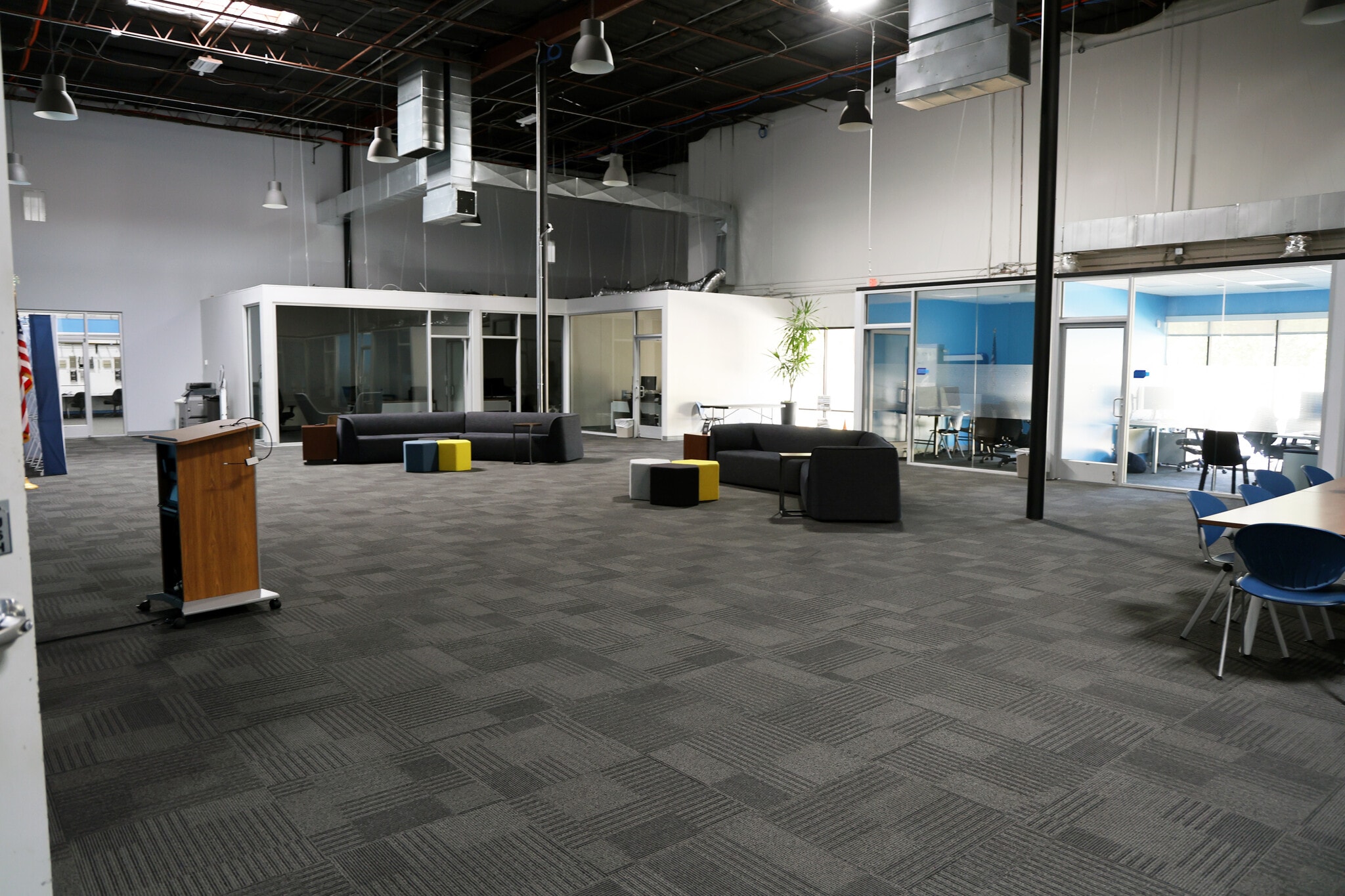 467-487 W 38th St, Houston, TX à louer Photo de l’immeuble– Image 1 sur 6