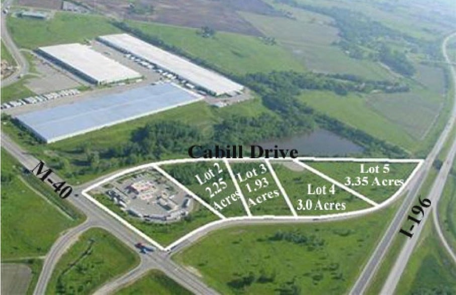 842 Cabill Dr, Holland, MI à vendre - Photo de l’immeuble – Image 2 sur 7