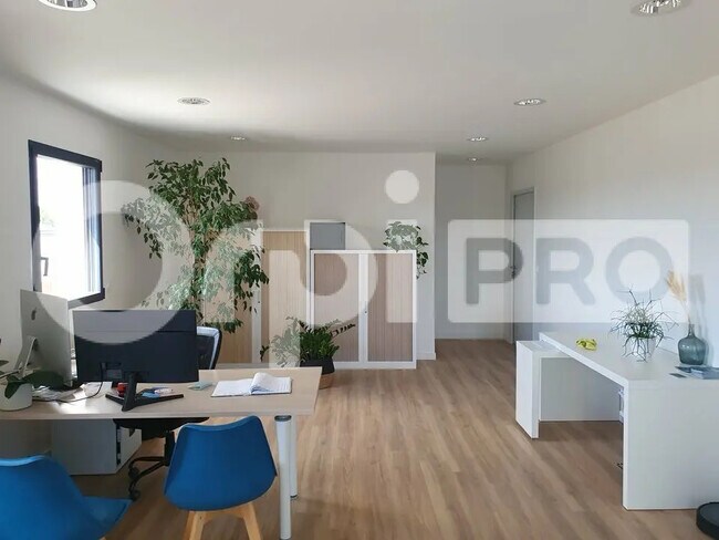 Plus de détails pour Bureau à vendre