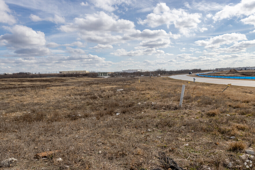 N 1450 N Western Blvd, Denton, TX à louer - Photo de l’immeuble – Image 3 sur 3