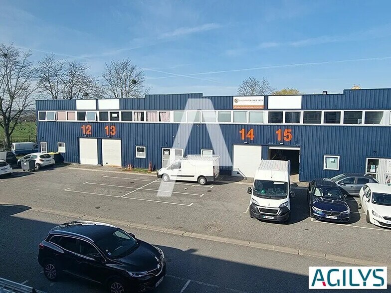 Local d’activités dans Chilly-Mazarin à louer - Photo de l’immeuble – Image 1 sur 7