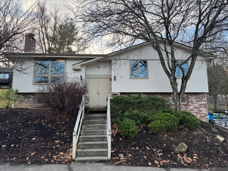 119 Hidden Valley Rd, McMurray, PA à louer - Photo de l’immeuble – Image 1 sur 1