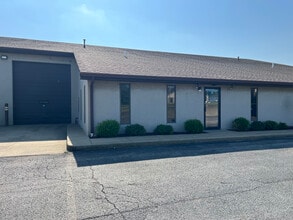 8433 South Ave, Boardman, OH à louer Photo de l’immeuble– Image 1 sur 14