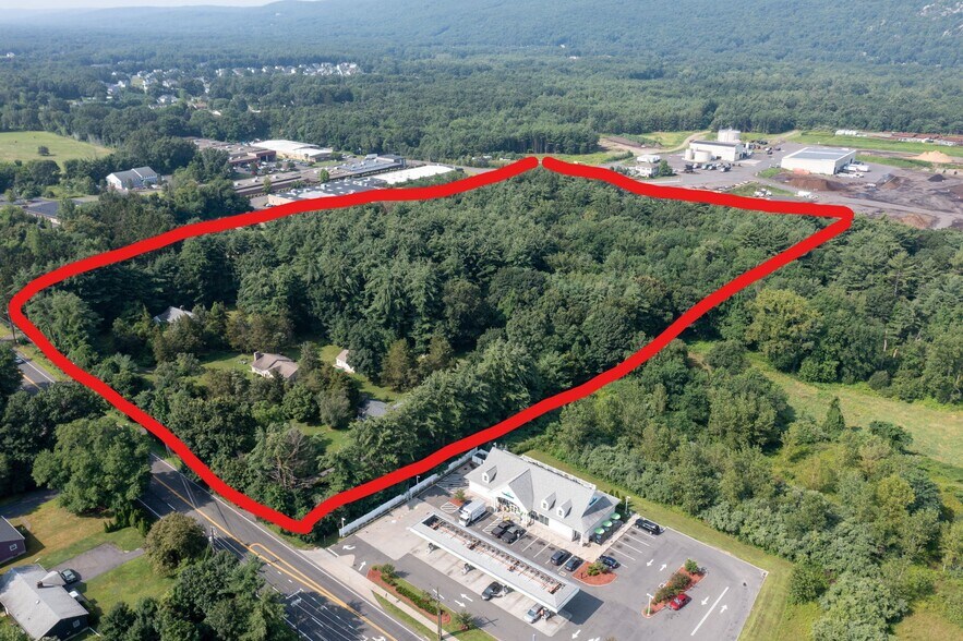 1934 West St, Southington, CT à vendre - Photo de l’immeuble – Image 3 sur 6