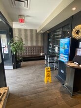 8338 18 St SE, Calgary, AB à louer Photo intérieure– Image 2 sur 11