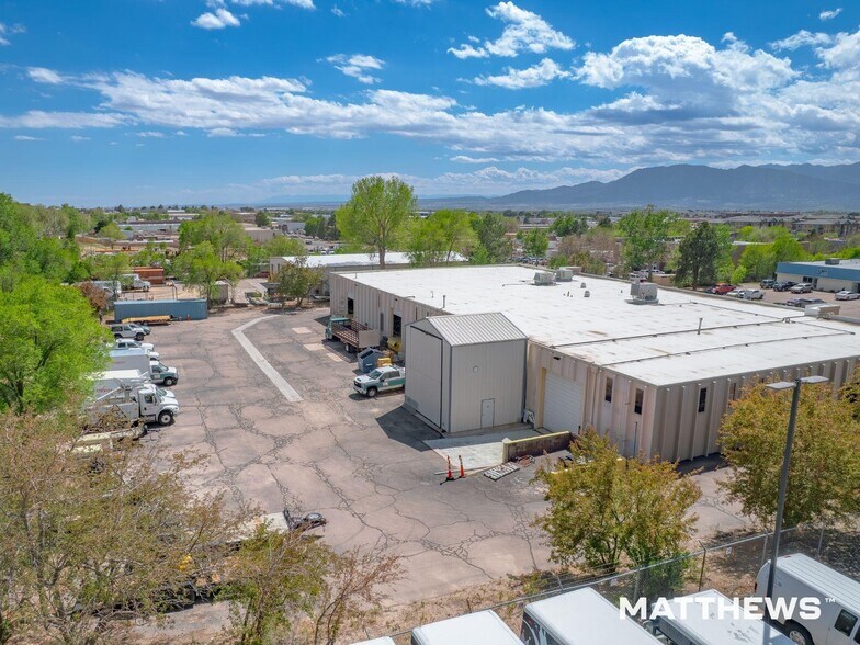 1335 Ford St, Colorado Springs, CO à louer - Photo de l’immeuble – Image 3 sur 9