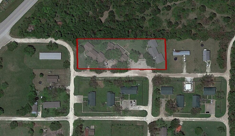 518 Cypress St, Lott, TX à vendre - Photo de l’immeuble – Image 3 sur 58