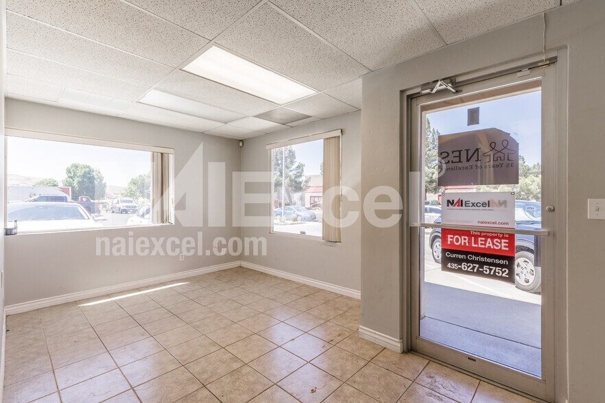 1325 S 320 E, Saint George, UT à louer - Photo de l’immeuble – Image 3 sur 6