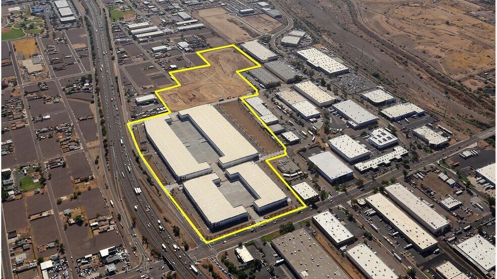 2125 S 7th St, Phoenix, AZ à louer - Photo de l’immeuble – Image 2 sur 4