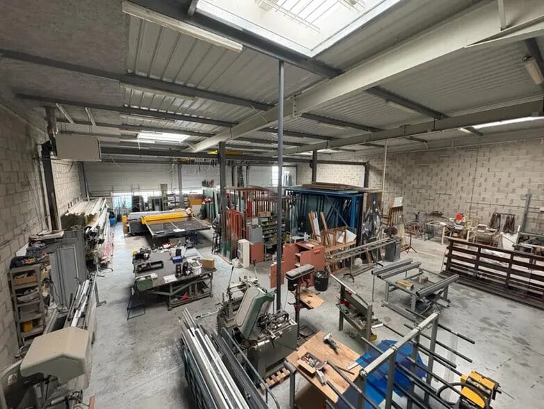 Local d'activités dans Roanne à vendre - Photo de l’immeuble – Image 2 sur 5
