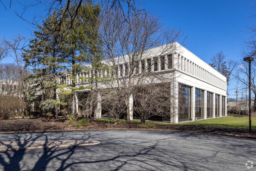25 Hanover Rd, Florham Park, NJ à louer - Photo de l’immeuble – Image 2 sur 8