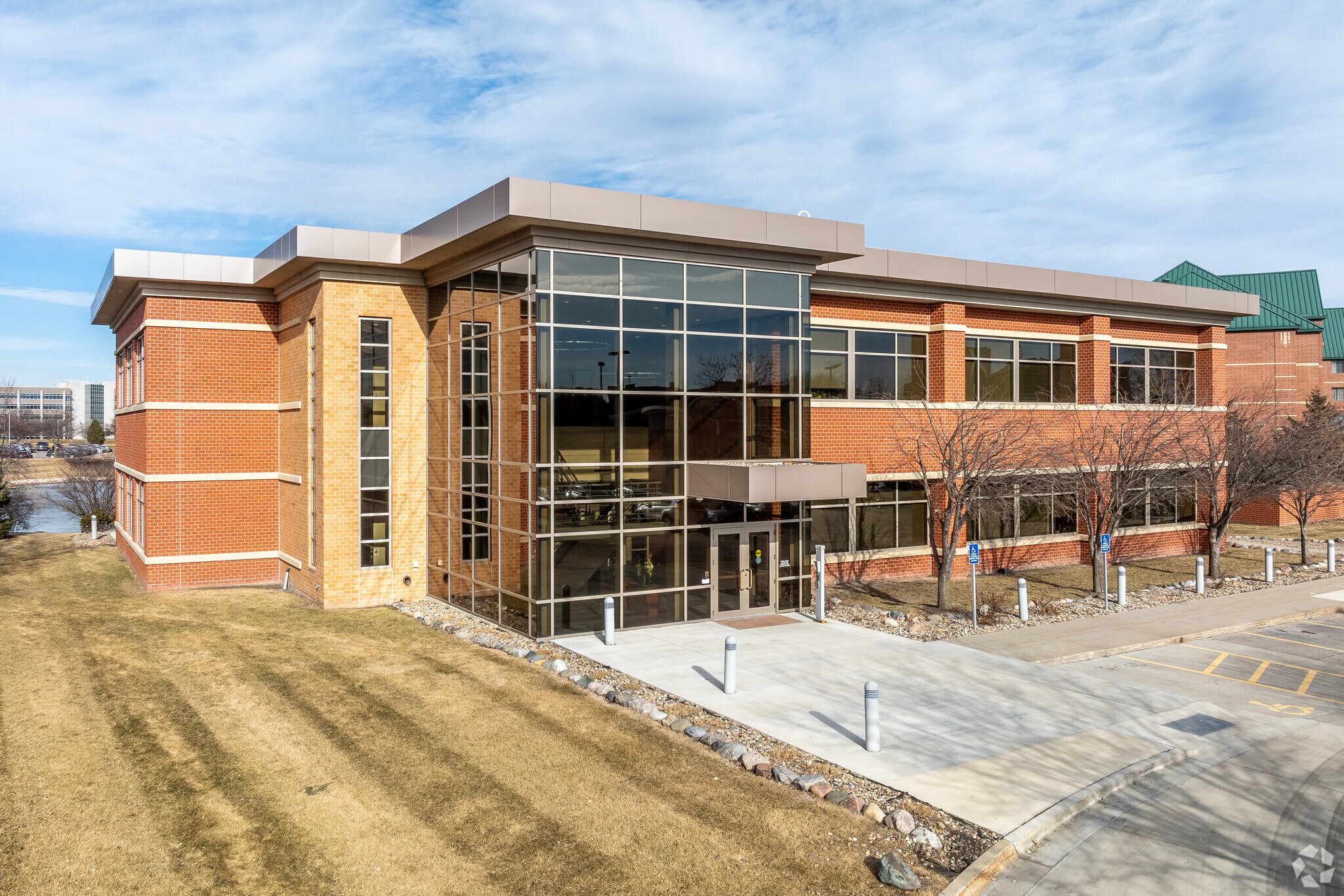 7155 W Lake Dr, West Des Moines, IA à louer Photo principale– Image 1 sur 5
