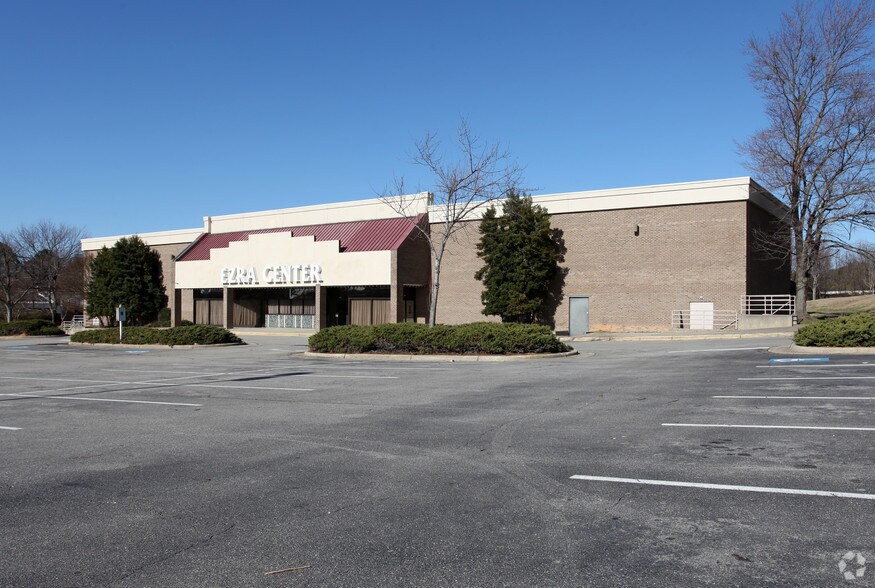 3640 Bastion Ln, Raleigh, NC à vendre - Photo de l’immeuble – Image 2 sur 10