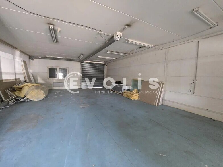 Local d’activités dans Massy à louer - Photo de l’immeuble – Image 2 sur 9