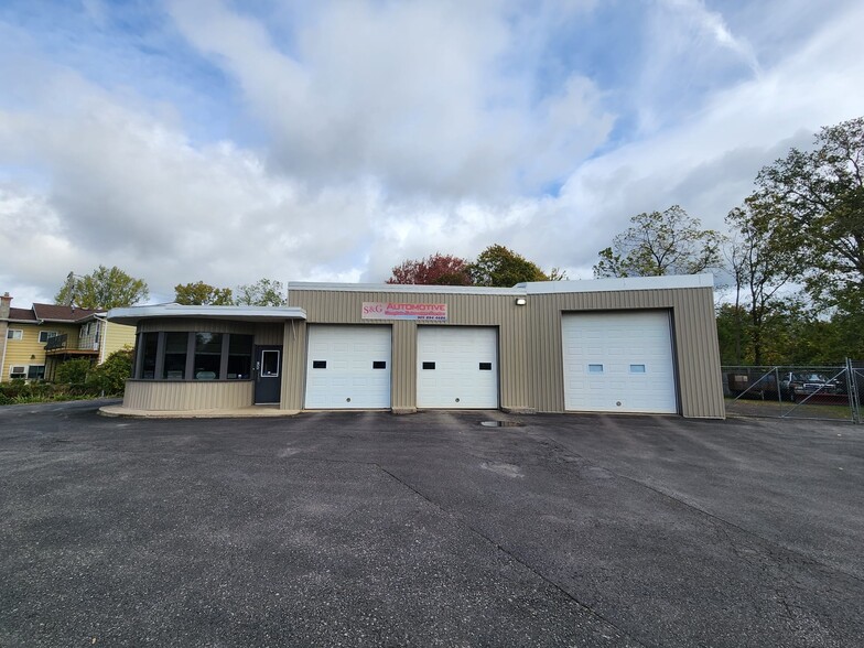 208 Ridge Rd, Fort Erie, ON à vendre - Photo principale – Image 1 sur 19