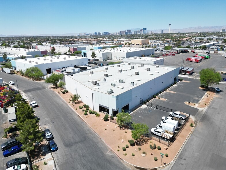3201 Technology Ct, Las Vegas, NV à louer - Photo de l’immeuble – Image 3 sur 7