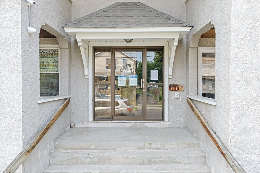 175 Chapin St, Binghamton, NY à vendre - Photo de l’immeuble – Image 3 sur 64