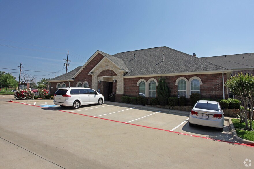 1660 Keller Pky, Keller, TX à louer - Photo de l’immeuble – Image 2 sur 2