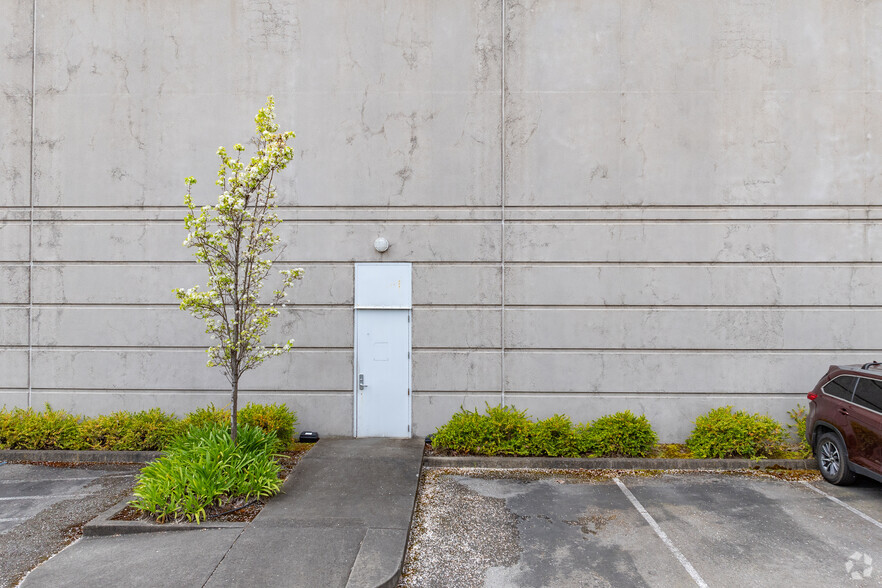 2250 S McDowell Blvd Ext, Petaluma, CA à louer - Photo de l’immeuble – Image 3 sur 7