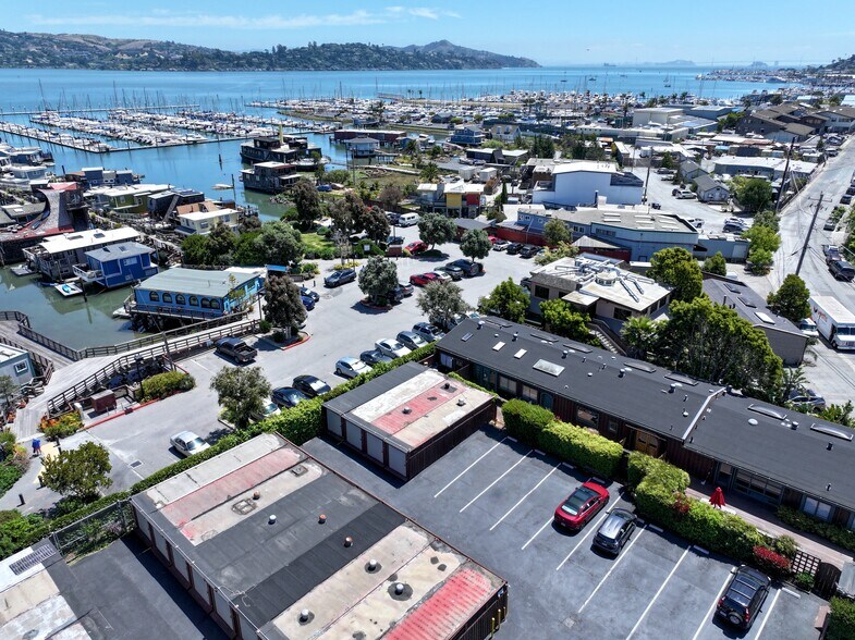 27 Gate 5 Rd, Sausalito, CA à louer - Aérien – Image 1 sur 9