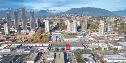 5025-5049 Still Creek Ave, Burnaby, BC à louer Photo intérieure– Image 2 sur 11